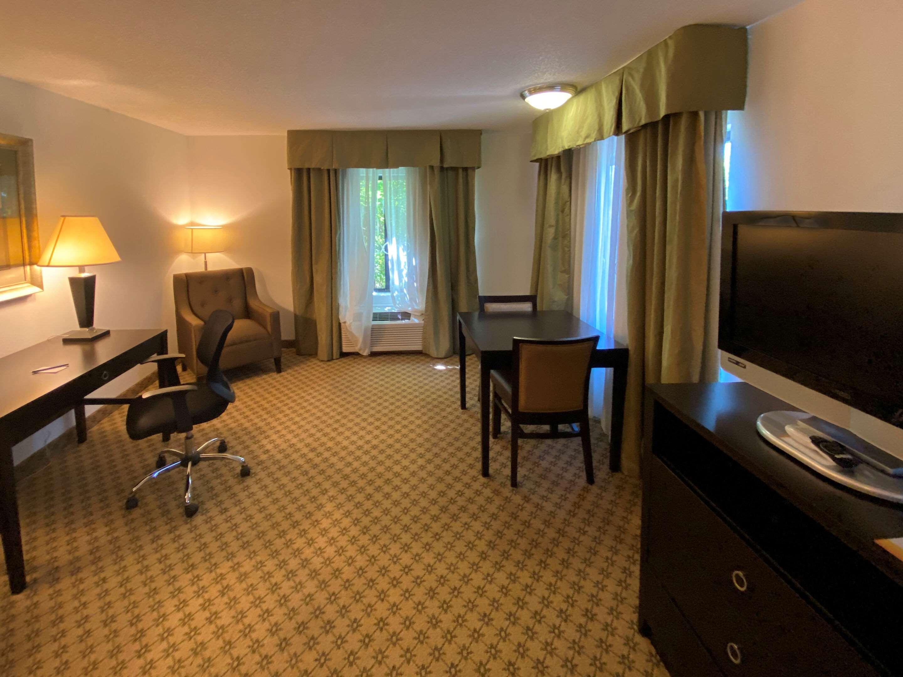 Comfort Inn & Suites Честертаун Екстер'єр фото