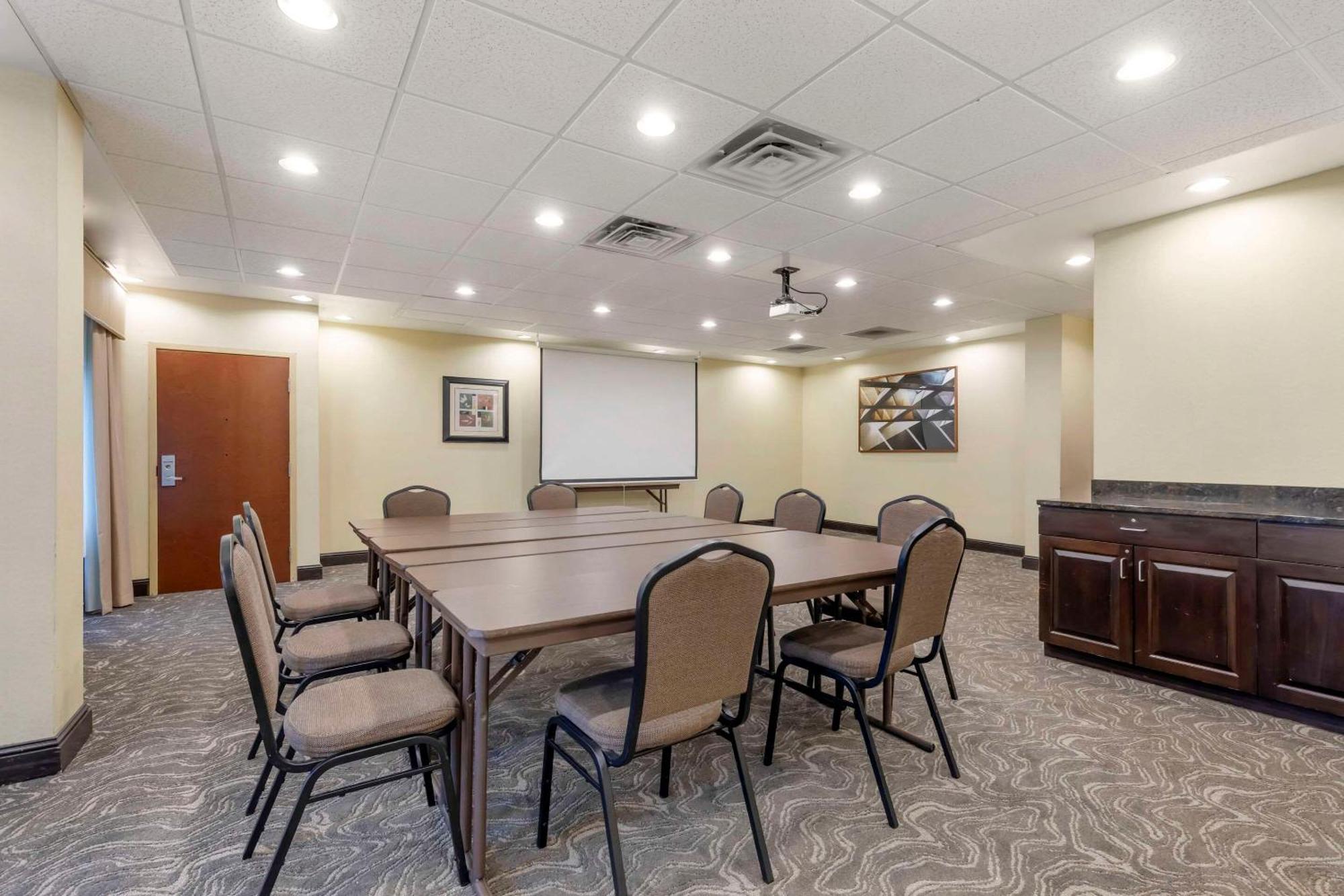 Comfort Inn & Suites Честертаун Екстер'єр фото