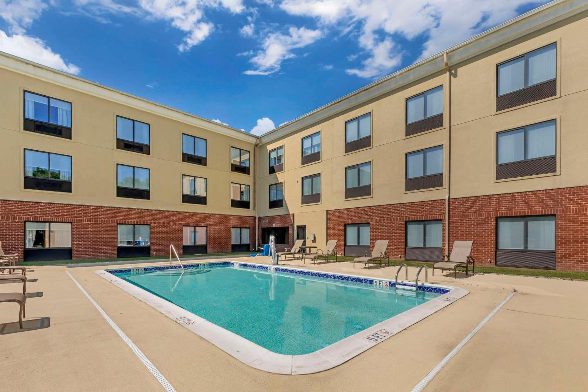 Comfort Inn & Suites Честертаун Екстер'єр фото